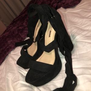 Fashion Nova (Plot twist heal- Black) size 9